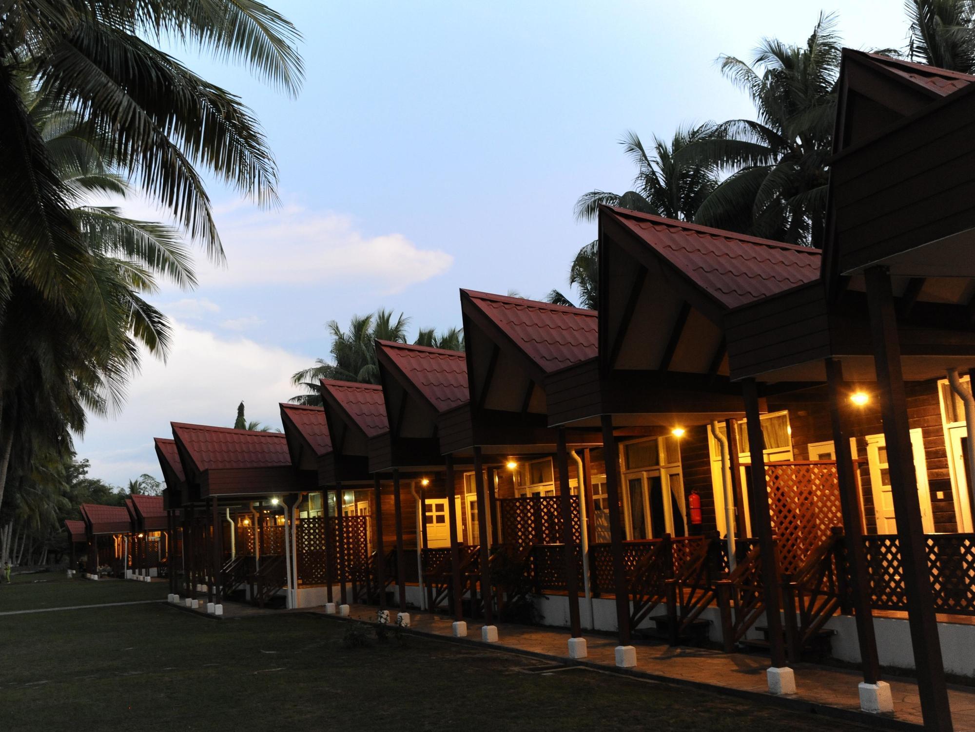 Raintree Beach And Golf Resort Tuaran Exterior photo