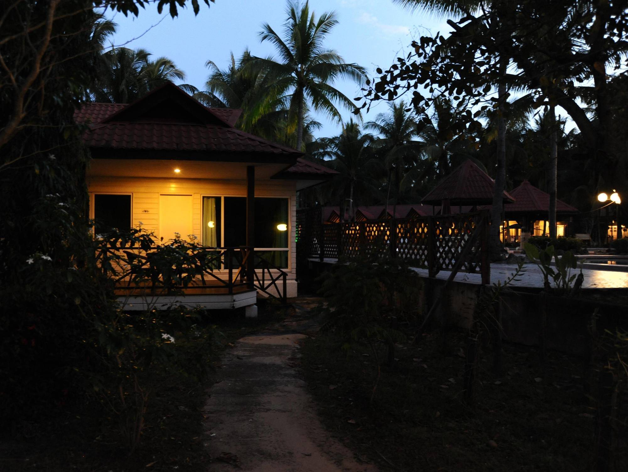 Raintree Beach And Golf Resort Tuaran Exterior photo